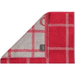 Ręcznik bawełniany 80x150 cm w kratę, w kolorze bordowym z szarymi detalami. Posiada przyjemną, teksturowaną powierzchnię. Widoczny uchwyt do zawieszenia oraz metka z logo. Ułożony w formie rozłożonej, pokazuje szwy i wzór na całej długości.