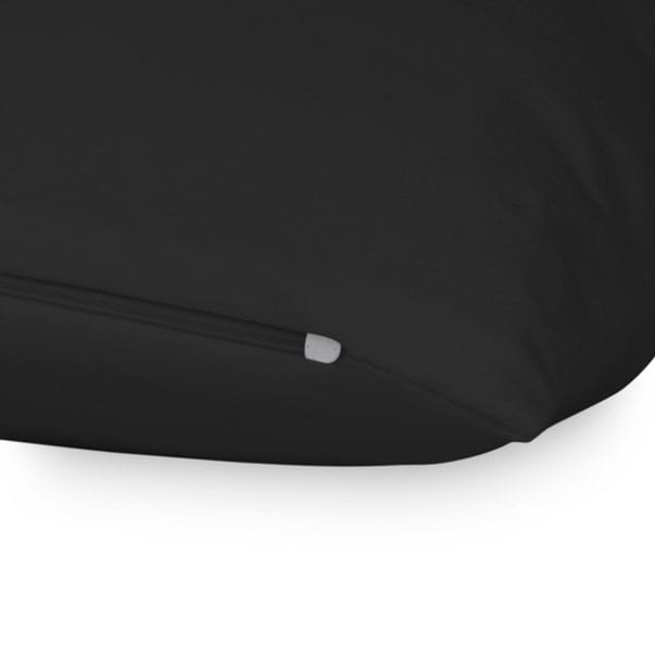 Poszewka jersey w kolorze czarnym o wymiarach 40x40 cm, z zamkiem błyskawicznym. Widoczna matowa faktura materiału, produkt leży na białym tle. Brak dodatkowych wzorów lub zdobień.