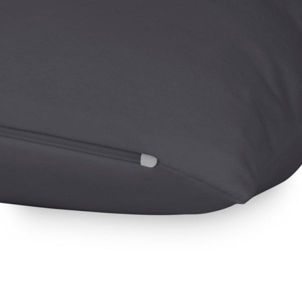 Poszewka jersey 40x40 w kolorze antracytowym, leżąca na płaskiej powierzchni. Widoczny zamek błyskawiczny w dolnej części, delikatna, matowa faktura materiału. Produkt uniwersalny, idealny do dekoracji wnętrz.