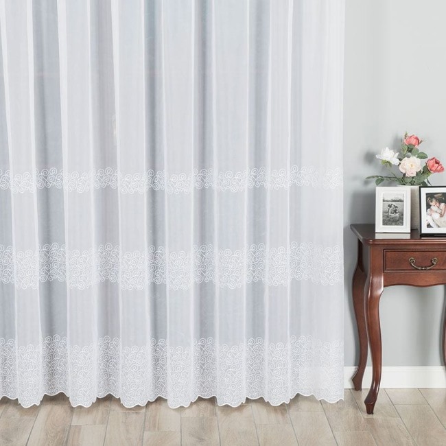  Delikatna lekka elegancka firana haftowana wysokość 280 cm 