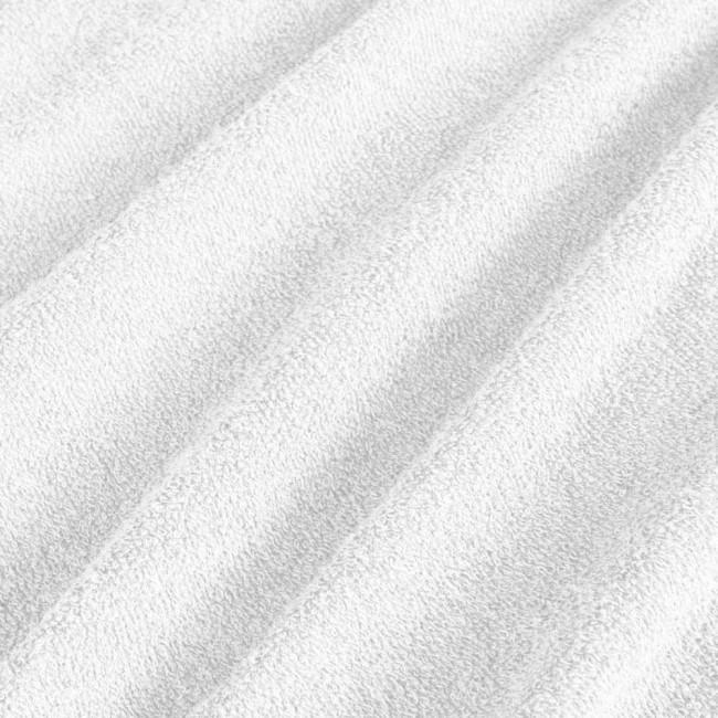 Pościel frotte w kolorze białym, wykonana z materiału o miękkiej, teksturowanej fakturze. Złożona w sposób ukazujący delikatne fałdy. Zdjęcie ma zbliżenie na detale tkaniny. Idealna dla osób poszukujących komfortu podczas snu.