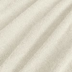 Pościel frotte 200x220 w kolorze ecru, z teksturowanym, przyjemnym w dotyku materiałem. Złożona, ukazuje miękki splot tkaniny. Widoczne delikatne wzory, na jasnym tle, co podkreśla jej elegancki wygląd. Idealna do nowoczesnej sypialni.