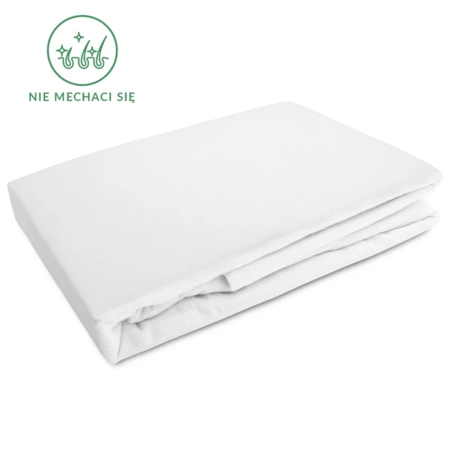 Prześcieradło flanelowe z gumką w kolorze białym, o wymiarach 180x200 cm, leżące na płasko. Materiał o gramaturze 160 g/m² z delikatną, teksturowaną powierzchnią. Widoczne logo Nie mechaci się. Tło proste, białe.