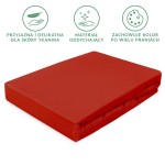 Prześcieradło jersey z gumką 160x200 w intensywnym czerwonym kolorze, leżące na płaskiej powierzchni. Materiał jest gładki, elastyczny i oddychający. Produkt jest złożony, ukazując równy kształt i brzeg z gumką.