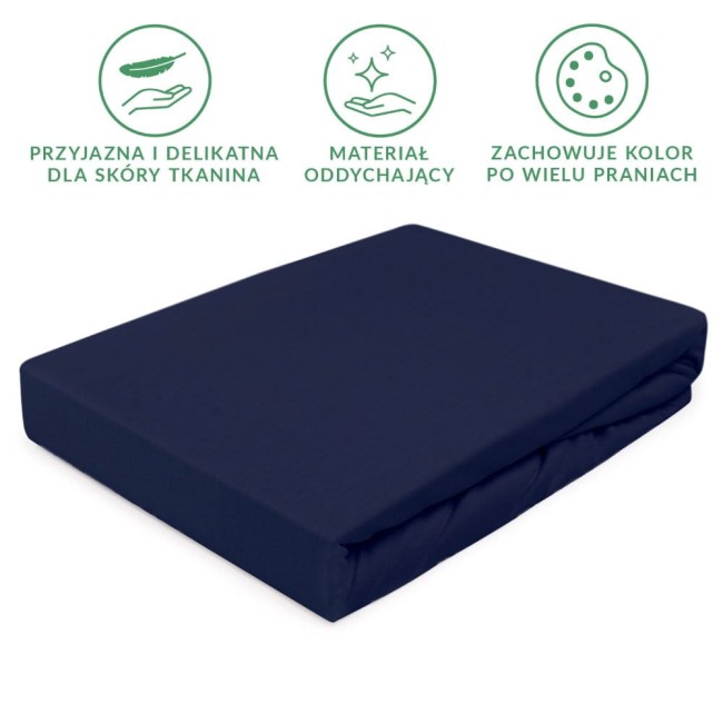 Prześcieradło jersey z gumką w kolorze ciemnego granatu, rozmiar 180x200 cm, leżące płasko. Materiał jest gładki, elastyczny, o wysokiej trwałości kolorystycznej. Brzegi prześcieradła wykończone gumką, co zapewnia pewne dopasowanie do materaca.
