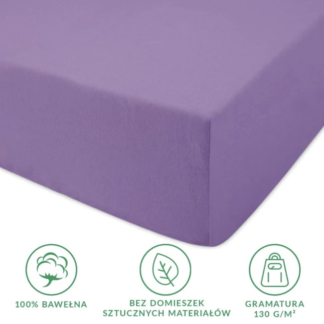 Prześcieradło jersey z gumką 160x200 w kolorze jasnego fioletu, leżące na białym tle. Wykonane z 100% bawełny, o gramaturze 130 g/m². Brak domieszek sztucznych materiałów. Widoczna gumka zapewnia dopasowanie do materaca.