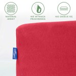 Prześcieradło jersey z gumką 40x90 w kolorze koralowym, rozłożone na płaskiej powierzchni. Widoczne logo DARYMEX. Materiał ma teksturę jersey, nie wymaga prasowania i jest odporne na gniecenie. Tło jasne, jednolite.