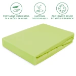 Prześcieradło jersey z gumką 140x200 w kolorze limonkowym, leżące na białym tle. Produkt ma gładką, przyjemną w dotyku fakturę, z wyraźnie widocznymi gumkami na brzegach. Brak widocznych napisów lub logo.