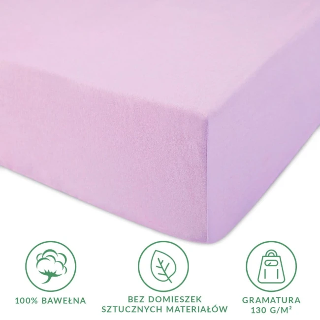 Prześcieradło jersey z gumką o wymiarach 160x200 cm w kolorze wrzosowym, wykonane z 100% bawełny, bez sztucznych dodatków. Ujęcie w zbliżeniu, pokazujące teksturę materiału oraz gumkę na krawędzi. Widoczne informacje o gramaturze 130 g/m².