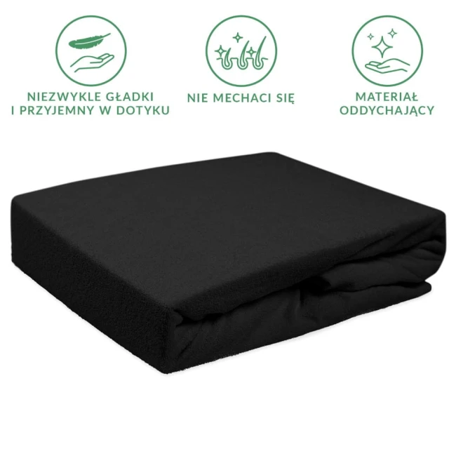 Czarne prześcieradło frotte z gumką w rozmiarze 120x200, leżące na białym tle. Produkt ma jednolitą, gładką teksturę. Widoczne są zaokrąglone rogi oraz wyraźna gumka na brzegach, która zapewnia lepsze dopasowanie do materaca.