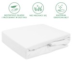 Prześcieradło frotte z gumką 140x200 w kolorze białym, położone na płasko. Materiał o miękkiej, teksturowanej fakturze, idealne do łóżka. Produkt z górną krawędzią wykonaną w gumkę, co zapewnia łatwe dopasowanie do materaca.