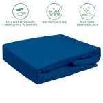 Prześcieradło frotte z gumką 140x200 w kolorze chabru, leżące na płaskiej powierzchni, z widoczną teksturą materiału. Złożone, jednocześnie widać elastyczną gumkę na brzegach zapewniającą dobre dopasowanie do materaca.