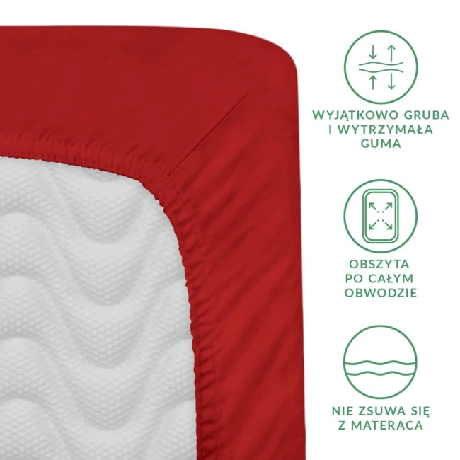 Prześcieradło satynowe 140x200 w kolorze czerwonym, z gumką obszytą po całym obwodzie, leżące na białym tle. W narożniku widoczne fale materiału, podkreślające teksturę. Kąt ujęcia zbliżony, pokazujący szczegóły wykończenia.