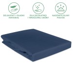 Prześcieradło satynowe 180x200 w kolorze chaber, rozłożone na płaskiej powierzchni. Gładka, delikatna tkanina z gumką, zapewniająca łatwe mocowanie. Brak widocznych napisów czy logo. Zbliżenie na krawędzie, bez dodatkowych akcesoriów w tle.