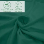 Prześcieradło jersey z elastanem w kolorze zielonym, leżące z delikatnymi fałdami. W tle widoczne ikony informujące o miękkiej tkaninie w dotyku i delikatności dla skóry. Bez szwów, gładka tekstura. Rozmiar 180x200.