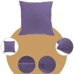 Poszewka dekoracyjna 45x45 cm w kolorze wrzosowym, gładka. Zbliżenie na teksturę materiału oraz zamek błyskawiczny. Ujęcie frontalne ukazuje cały produkt, bez dodatkowych elementów w tle. Idealna do aranżacji wnętrz.