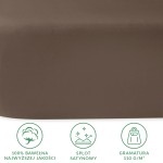 Prześcieradło satynowe bez gumki 160x220 w kolorze sepia, leżące na powierzchni. Wykonane w 100% z bawełny, o splocie satynowym, z gramaturą 110 g/m². Powierzchnia gładka, matowa, bez widocznych wzorów czy napisów.
