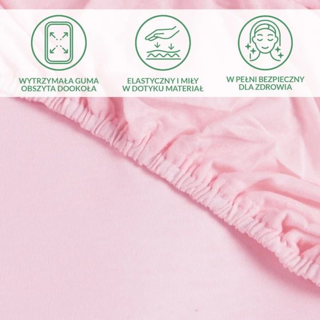 Ochronne prześcieradło z gumką w kolorze różowym, o wymiarach 180x200 cm. Wykonane z elastycznego i miękkiego materiału, obwódkę stanowi wytrzymała guma. Zbliżenie na detal gumiaka wokół krawędzi, na jednolitym tle.