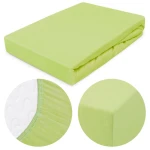 Prześcieradło jersey z gumką w kolorze limonkowym, rozmiar 140x200 cm. Produkt leży na płaskiej powierzchni, z widocznym, delikatnym splotem materiału. Zbliżenie na gumkę oraz detal tkaniny z białym, pikowanym wykończeniem po jednej stronie.