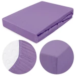 Prześcieradło jersey z gumką 160x200 w jasnym fiolecie, rozłożone na białym tle. Widoczna elastyczna gumka, gładka faktura materiału oraz prostokątny kształt. Zbliżenia pokazują detale brzegów i wykończenia. Idealne do łóżka o wymiarach 160x200 cm.
