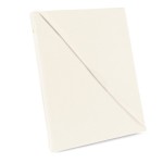 Prześcieradło bawełniane bez gumki w kolorze kremowym, rozmiar 160x200 cm z dodatkowymi 5 cm po bokach, leży na białym tle. Widoczna struktura materiału, brak wzorów.