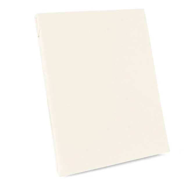 Prześcieradło bawełniane bez gumki w kolorze kremowym, w rozmiarze 160x200 cm z dodatkowymi 5 cm po bokach. Produkt leży płasko, ukazując gładką, teksturowaną powierzchnię. Brak widocznych napisów czy dekoracji.