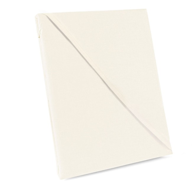 Prześcieradło bawełniane bez gumki w kolorze kremowym, rozmiar 200x220 cm z dodatkowymi 5 cm po bokach. Ułożone na płasko, o matowej fakturze, z prostym, jednolitym tłem. Widoczne detale wykończenia bocznych krawędzi.