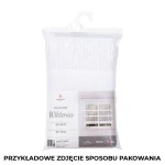 Firana gotowa WIKTORIA w kolorze białym, żakardowa, rozmiar 310x160 cm, pakowana w przezroczystą folię. Na opakowaniu widoczny nadruk z informacjami o produkcie oraz ilustracją aranżacji. Produkt z miękkiego materiału, z widocznym wzorem żakardowym.