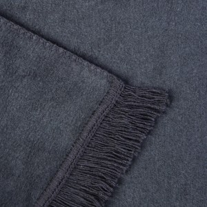 Koc bawełniany 150x200 z frędzlami ciemny szary