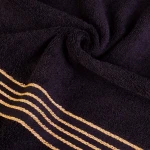 Komplet ręczników z bawełny w eco pudełku biały i czarny z bordiurą w złote paski 500 g/m2 TIWANO 4 kpl.