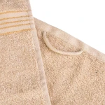 Komplet ręczników z bawełny w eco pudełku beżowy i czarny z bordiurą w złote paski 500 g/m2 TIWANO 4 kpl.