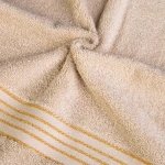 Komplet ręczników z bawełny w eco pudełku beżowy i butelkowa zieleń z bordiurą w złote paski 500 g/m2 TIWANO 4 kpl.