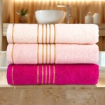 Komplet ręczników z bawełny w eco pudełku jasny szary i różowy z bordiurą w złote paski 500 g/m2 TIWANO 4 kpl.