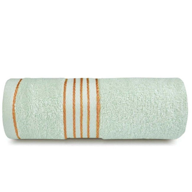 Komplet ręczników z bawełny w eco pudełku krem i jasny zielony z bordiurą w złote paski 500 g/m2 TIWANO 4 kpl.