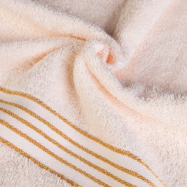 Komplet ręczników z bawełny w eco pudełku krem i szary z bordiurą w złote paski 500 g/m2 TIWANO 4 kpl.