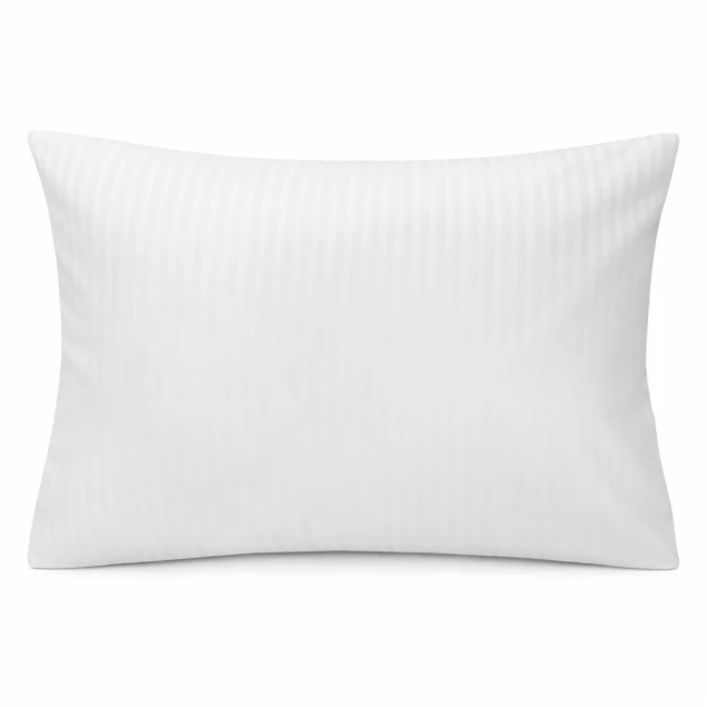 Pościel hotelowa bawełniana 140x200 w pasy 4-mm biała na zakładkę 30 cm, ułożona płasko na białym tle. Zbliżenie na gładką fakturę materiału, z widocznymi pionowymi prążkami oraz zakładkami. Produkt nowy, gotowy do użycia.