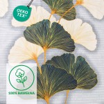 Pościel flanelowa 160x200 w kolorze szarym z motywem liści miłorzębu w odcieniach zieleni i złota. Wzór umieszczony na gładkim tle. Zbliżenie na detale struktury tkaniny, ukazujące teksturę flaneli. Idealna do sypialni.