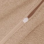 Pościel frotte w kolorze beżowym o wymiarach 155x220 cm, z widocznym zamkiem błyskawicznym. Materiał o teksturowanej powierzchni, idealny na chłodniejsze noce.