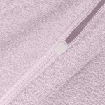 Poszewka frotte 80x80 w kolorze wrzosowym, z widocznym zamkiem błyskawicznym. Materiał ma miękką, teksturowaną powierzchnię, idealną do dekoracji poduszek. Ujęcie zbliżeniowe na detal zamka.