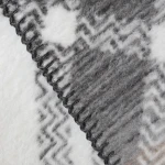 Koc bawełniany 150x200 Aspen w kratę z frędzlami, beżowy i szary