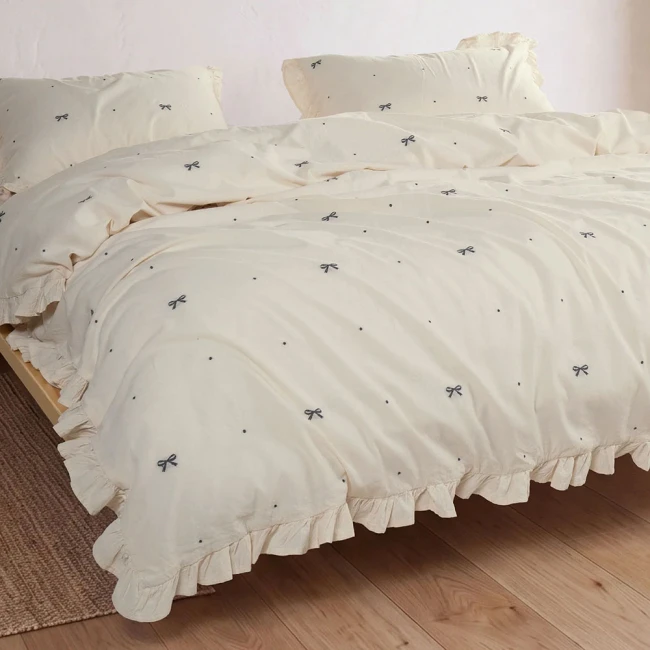 Pościel bawełniana 220x200 Med Cream kremowa w kokardki z falbanką, Ribbon